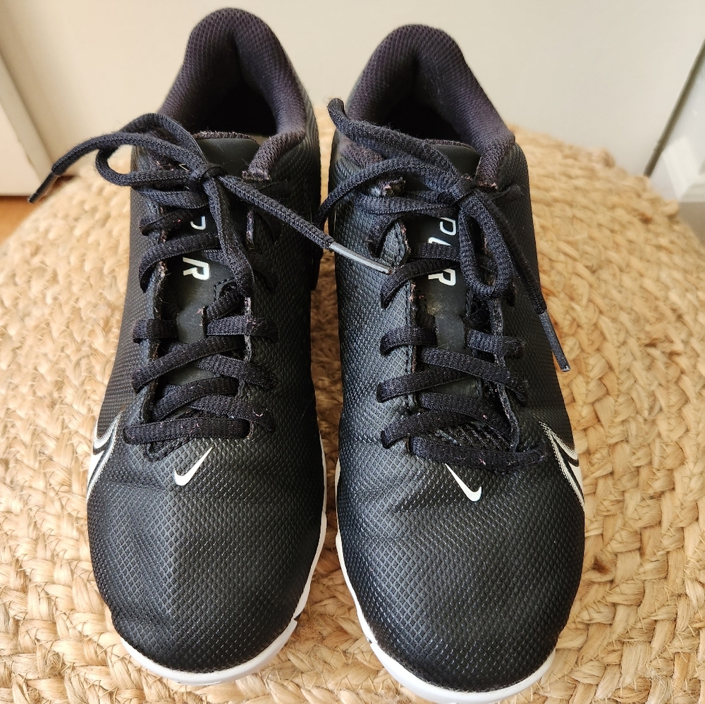 Youth 5Y Nike Vapor Football Cleats